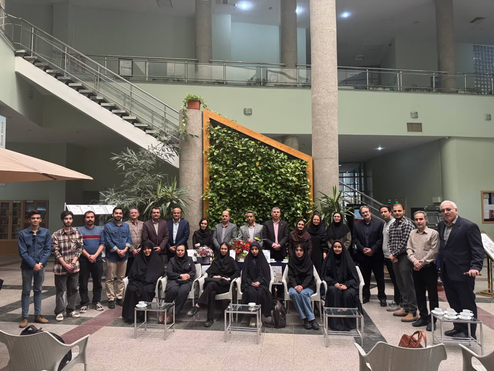 مراسم رونمایی کتاب در کتابخانه مرکزی دانشگاه فردوسی مشهد